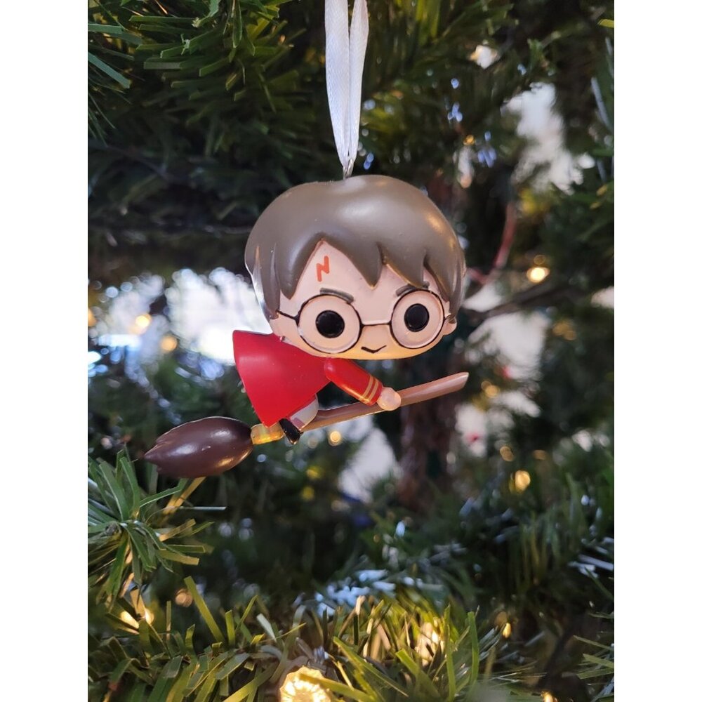 NIB Hallmark Wizarding World Harry Potter on Broom Christmas Tree Ornament